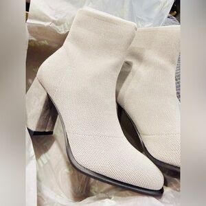 Elegant Gray Ankle Boots Size 7.5 to 8